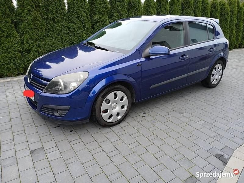 Granatowy Używany 2005 Opel Astra Sport Kombi | 9900 zł (Uczciwa cena) - Obraz 1/4