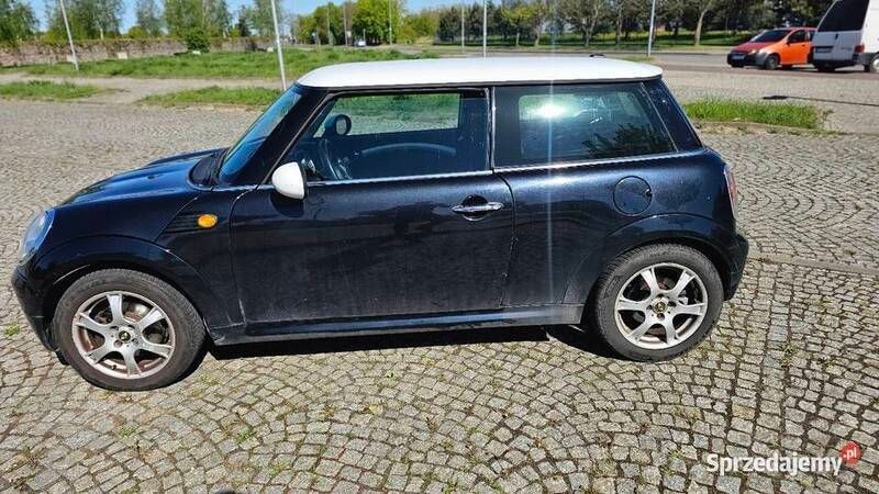 Granatowy Używany 2006 Mini ONE Hatchback | 5500 zł (Super Cena) - Obraz 1/4