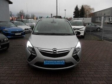 Srebrny Używany 2015 Opel Zafira Minivan | 39 800 zł (Drogi) - Obraz 1/4