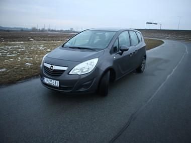 Używany Opel Meriva 2011 Szary Minivan