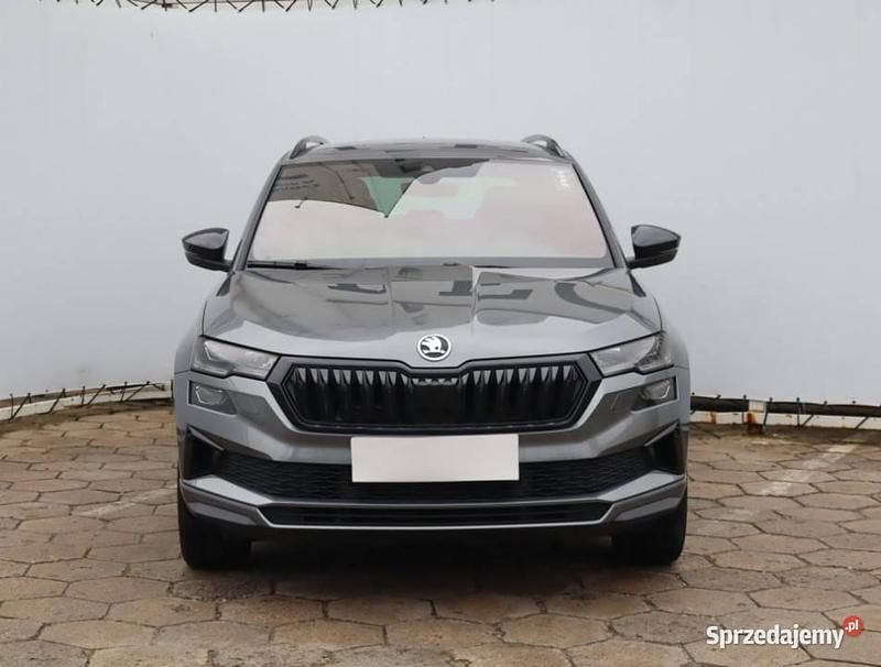 Szary Używany 2022 Skoda Karoq SUV | 107 999 zł (Dość drogi) - Obraz 1/4