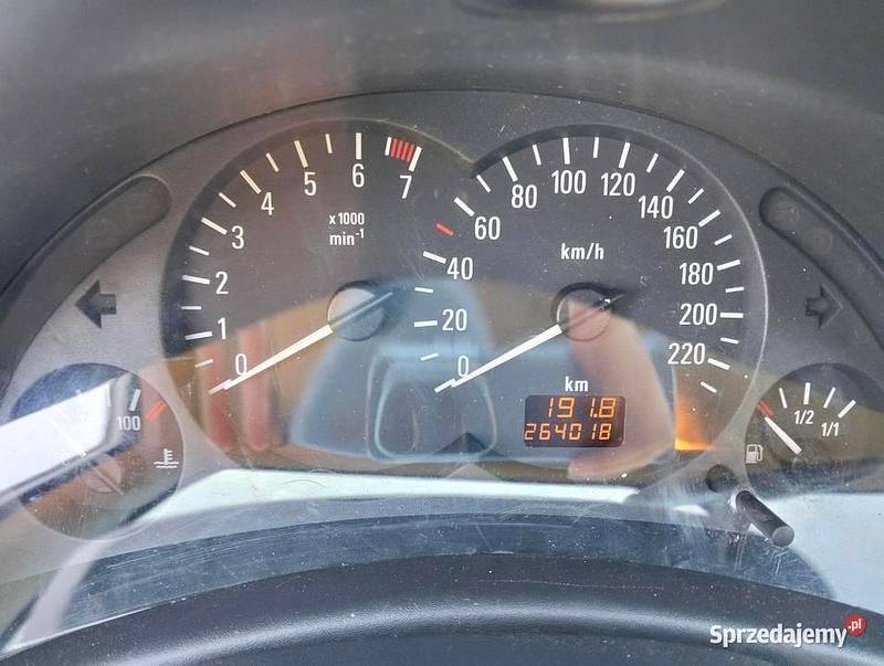 Używany Opel Corsa 2002 Granatowy Hatchback