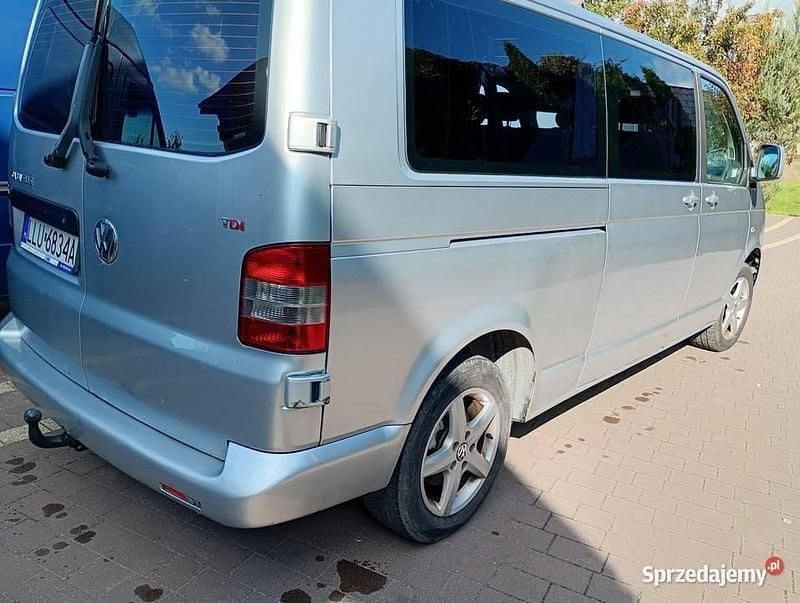 Używany VW Caravelle 2009 Srebrny Minivan