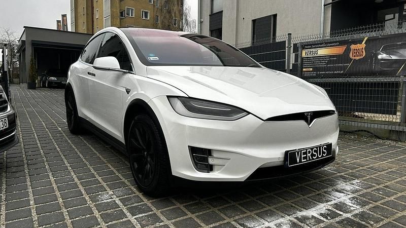 Używany Tesla Model X 397 kW (540 KM) 2017 Biały (metalik) SUV