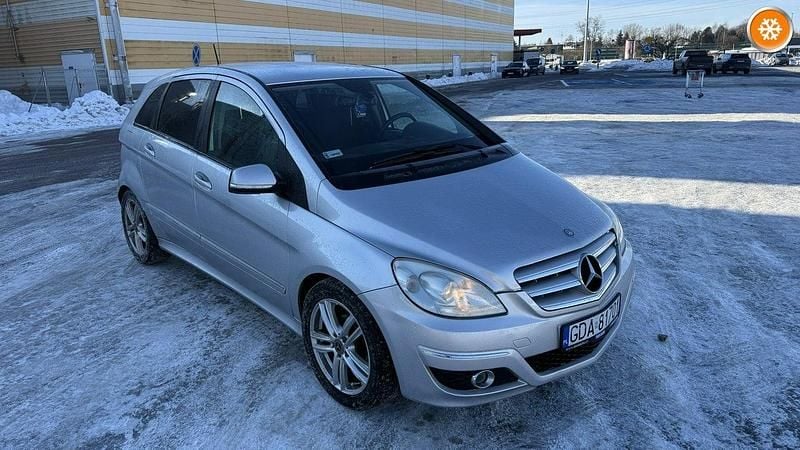 Srebrny Używany 2010 Mercedes B200 Minivan | 14 999 zł (Dobra cena) - Obraz 1/4