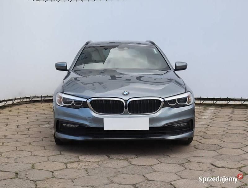 Czarny Używany 2017 BMW 520 Kombi | 79 999 zł (Uczciwa cena) - Obraz 1/4