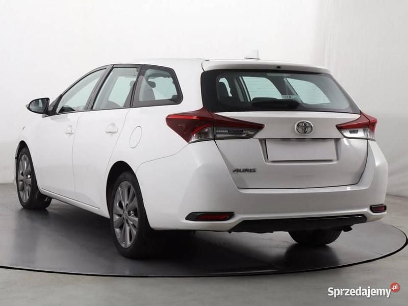 Używany Toyota Auris 132 KM (97 kW) 2018 Biały Kombi