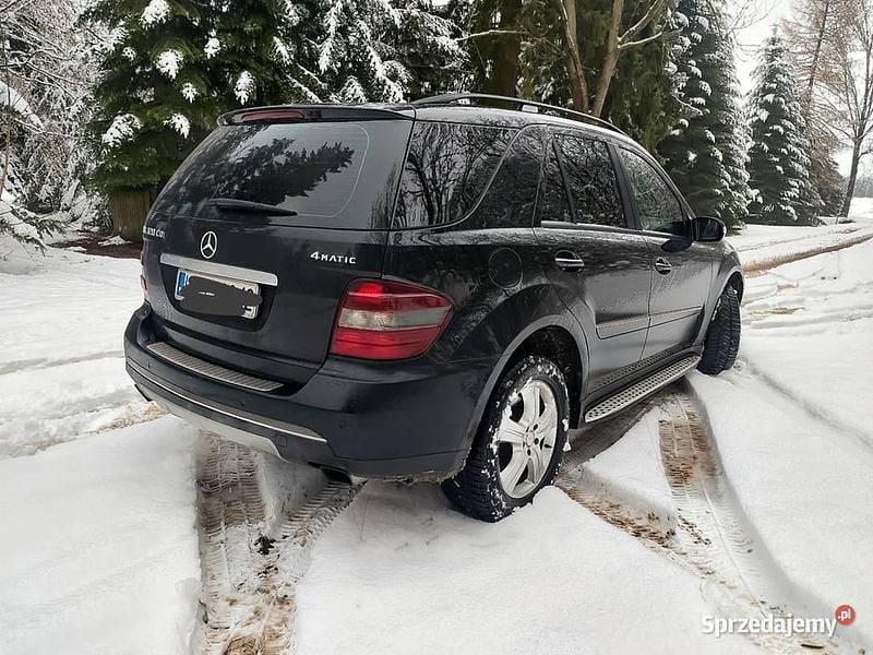 Czarny Używany 2008 Mercedes ML320 SUV | 30 900 zł (Dobra cena) - Obraz 1/4