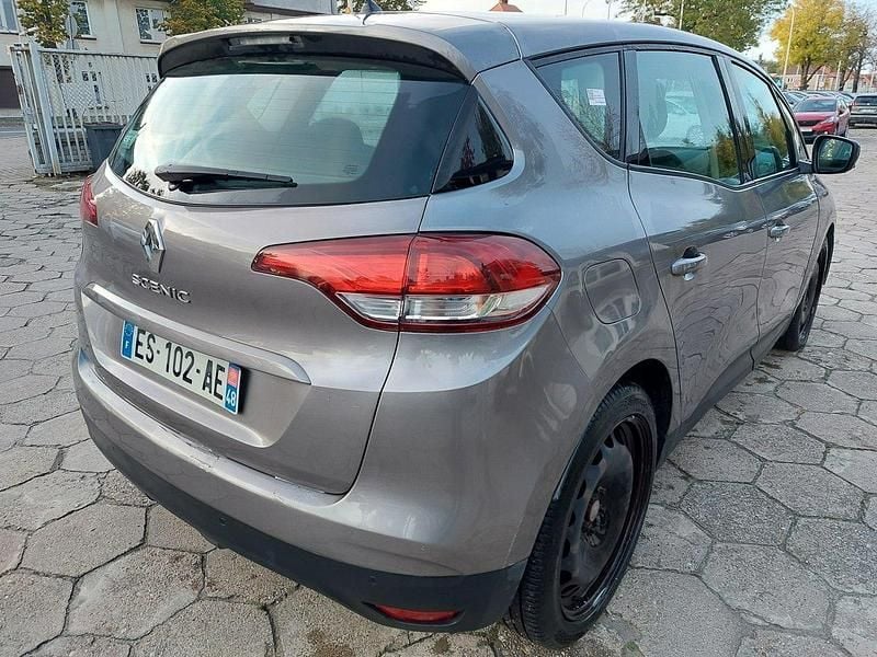 Używany Renault Scénic IV 95 KM (69 kW) 2017 Szary Minivan