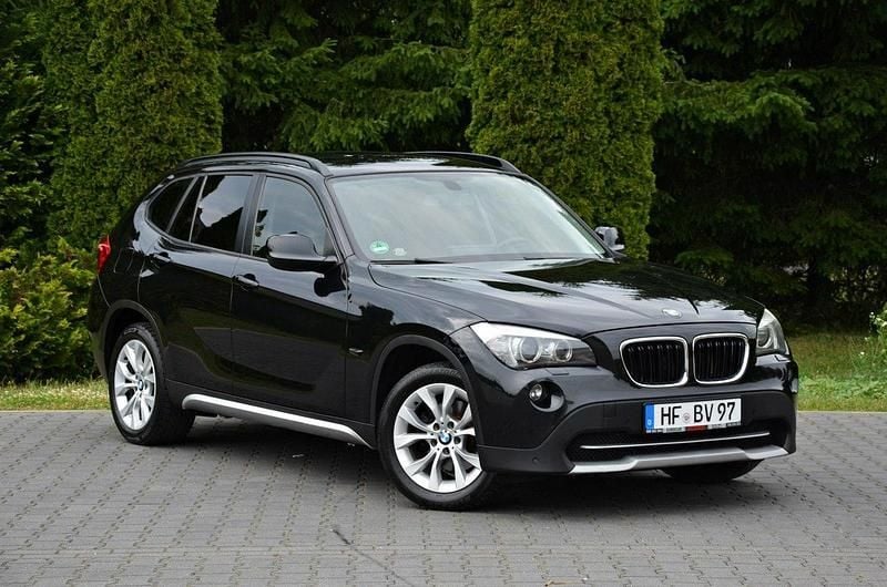 Czarny Używany 2010 BMW X1 SUV | 31 900 zł (Drogi) - Obraz 1/4