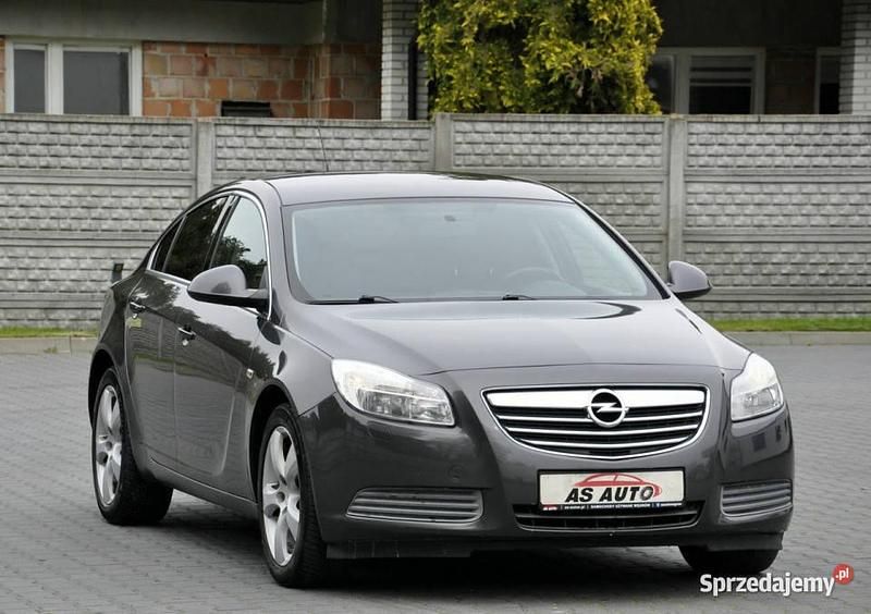 Grafitowy Używany 2011 Opel Insignia Cosmo Hatchback | 24 500 zł (Uczciwa cena) - Obraz 1/4