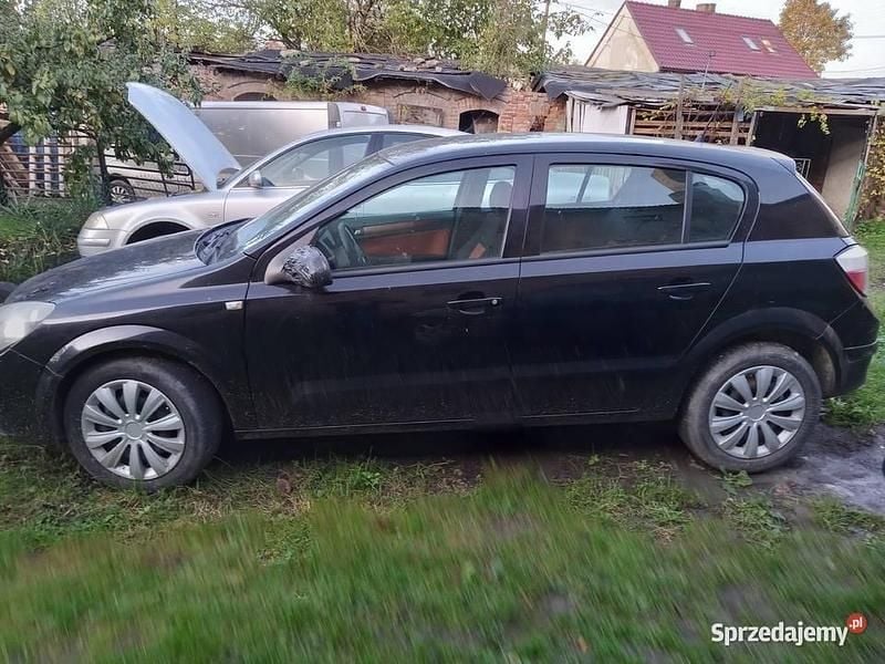 Czarny Używany 2005 Opel Astra Hatchback | 800 zł (Super Cena) - Obraz 1/2
