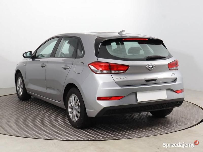 Używany Hyundai i30 2022 Srebrny Hatchback