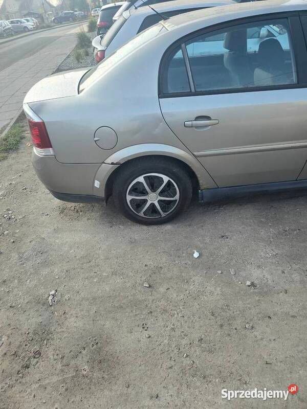 Używany Opel Vectra 122 KM (89 kW) 2004 Srebrny Sedan/Limuzyna