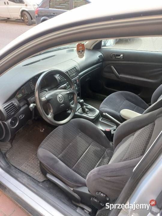 Używany VW Passat 1999 Srebrny Sedan/Limuzyna