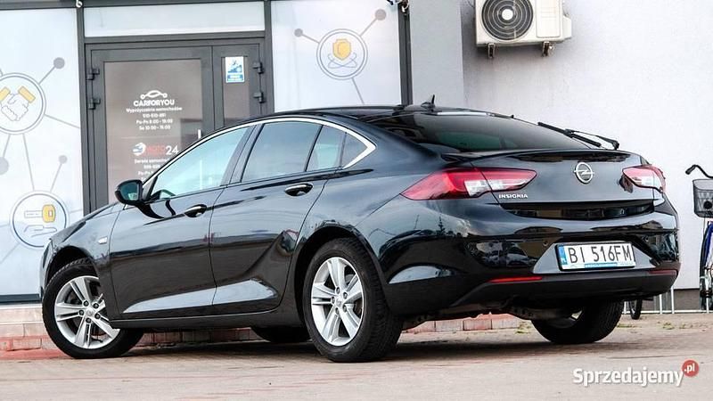 Używany Opel Insignia 170 KM (125 kW) 2019 Czarny Sedan/Limuzyna