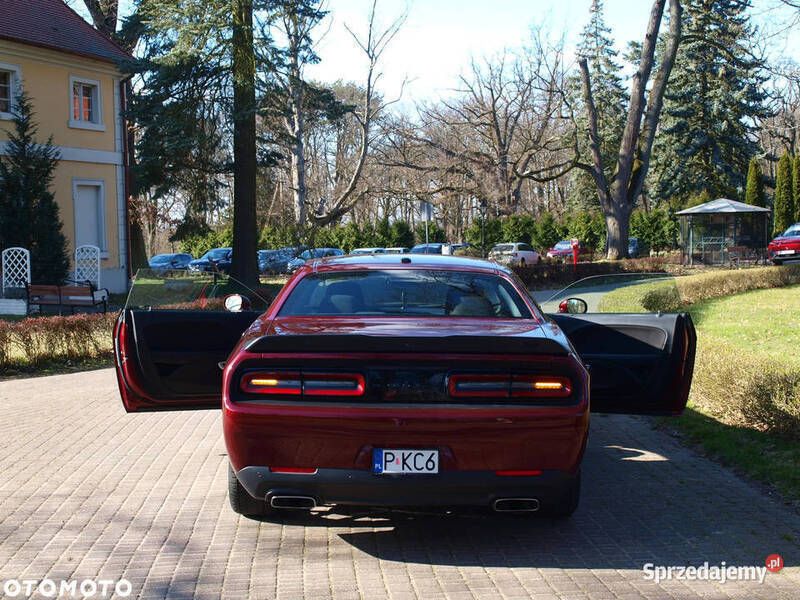 Czerwony Używany 2021 Dodge Challenger Coupe | 139 999 zł - Obraz 1/4