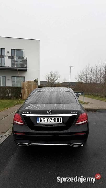 Używany Mercedes E220 AMG 2018 Czarny Sedan/Limuzyna