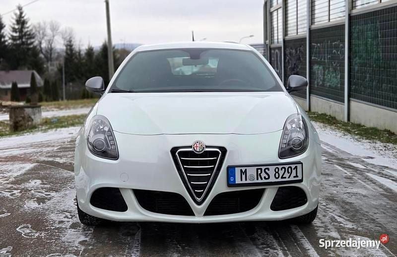 Biały Używany 2013 Alfa Romeo Giulietta Veloce Hatchback | 27 400 zł (Uczciwa cena) - Obraz 1/4