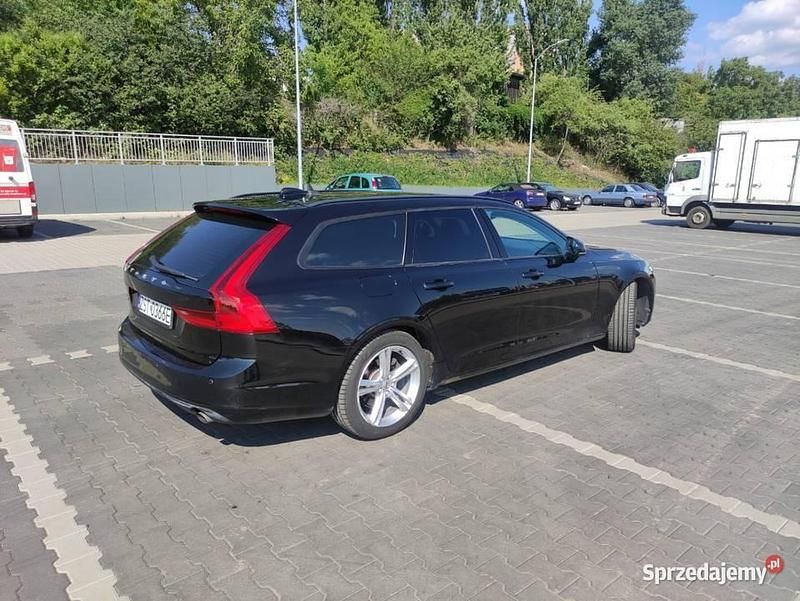Czarny Używany 2017 Volvo V90 Kombi | 45 000 zł (Uczciwa cena) - Obraz 1/4