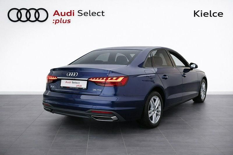 Używany Audi A4 Ambiente 163 KM (119 kW) 2021 Niebieski Sedan/Limuzyna