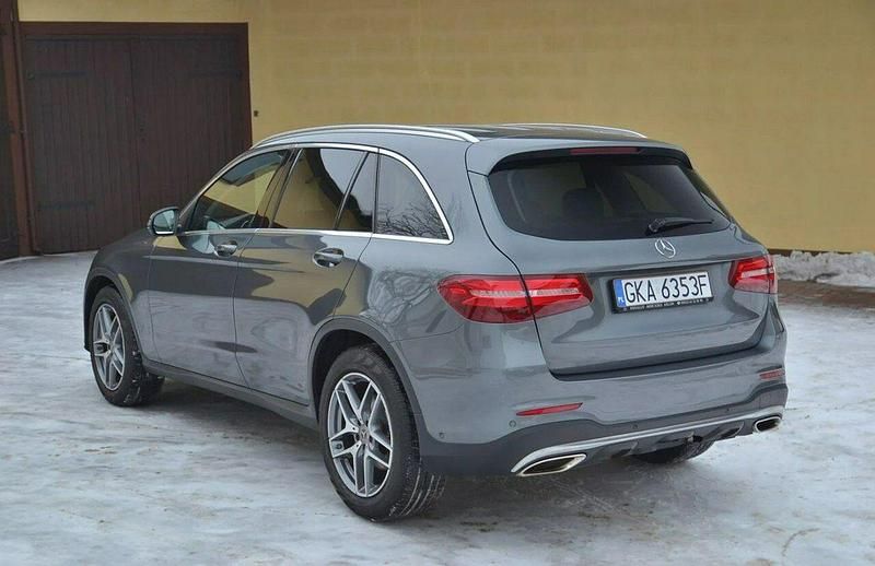 Używany Mercedes GLC250 AMG 211 KM (155 kW) 2018 Szary SUV