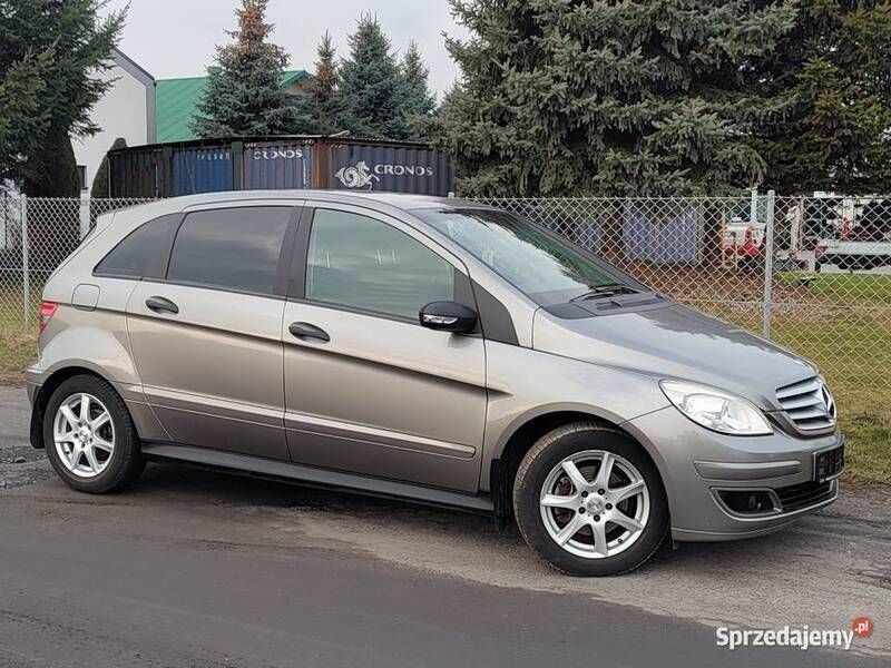 Szary Używany 2007 Mercedes B180 Minivan | 12 900 zł (Uczciwa cena) - Obraz 1/4