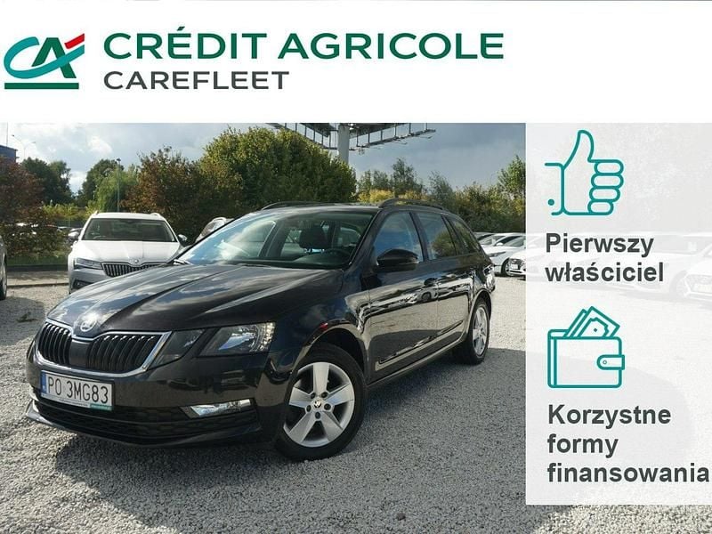 Czarny Używany 2019 Skoda Octavia Ambition Kombi | 52 400 zł (Super Cena) - Obraz 1/4