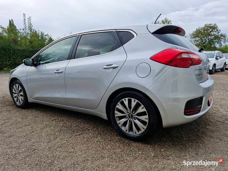 Srebrny Używany 2017 Kia Ceed Hatchback | 39 900 zł (Uczciwa cena) - Obraz 1/4