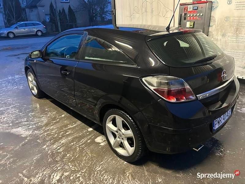 Używany Opel Astra GTC 2009 Czarny Coupe