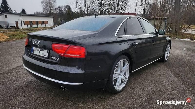 Używany Audi A8 2011 Czarny Sedan/Limuzyna