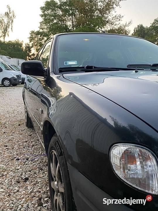 Używany Toyota Corolla 2001 Czarny Hatchback