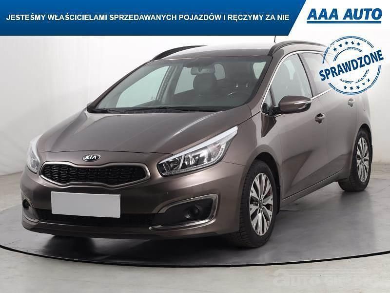 Używany Kia Ceed 135 KM (99 kW) 2015 Brązowy Hatchback