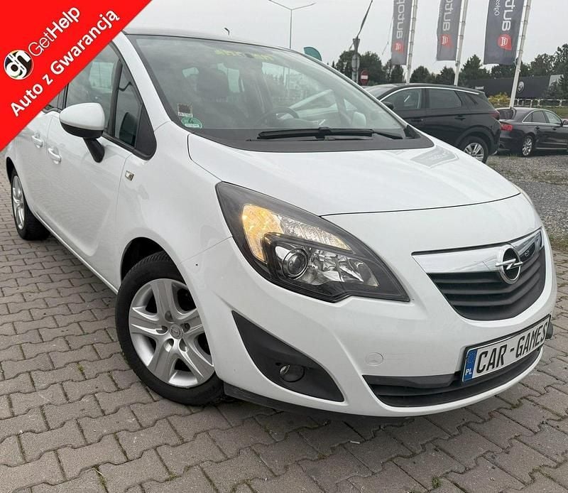 Biały Używany 2012 Opel Meriva Minivan | 19 900 zł (Dobra cena) - Obraz 1/4