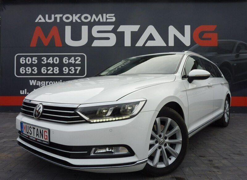 Biały Używany 2017 VW Passat Kombi | 59 900 zł (Uczciwa cena) - Obraz 1/4