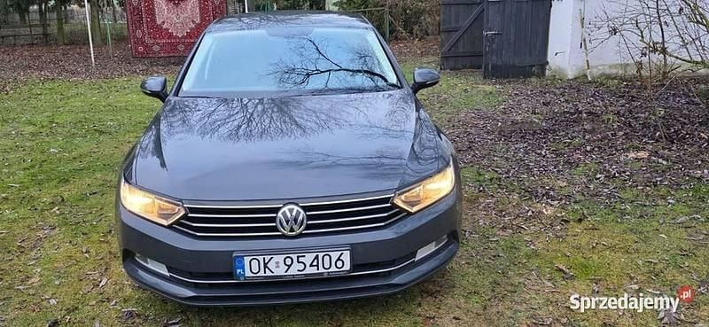 Grafitowy Używany 2019 VW Passat Sedan/Limuzyna | 68 000 zł (Uczciwa cena) - Obraz 1/4