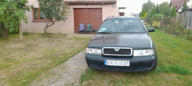 Zielony Używany 2000 Skoda Octavia Kombi | 1999 zł (Dobra cena) - Obraz 1/4