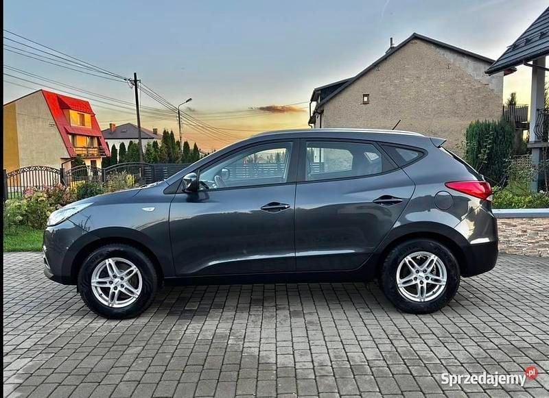 Szary Używany 2010 Hyundai ix35 SUV | 35 700 zł (Uczciwa cena) - Obraz 1/4