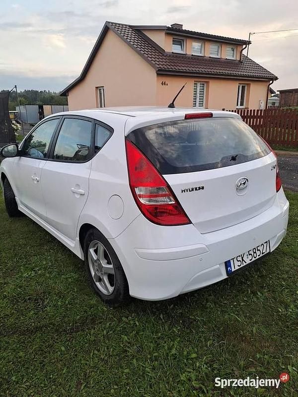 Biały Używany 2010 Hyundai i30 Sedan/Limuzyna | 19 400 zł - Obraz 1/4
