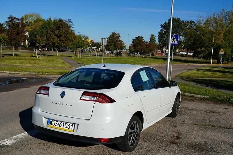 Używany Renault Laguna III 2014 Biały Sedan/Limuzyna