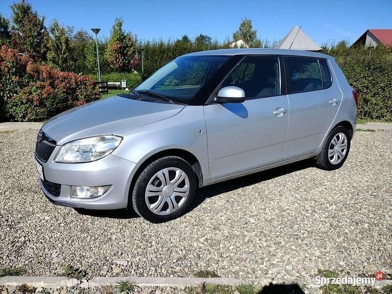 Srebrny Używany 2014 Skoda Fabia Hatchback | 18 000 zł (Dobra cena) - Obraz 1/4