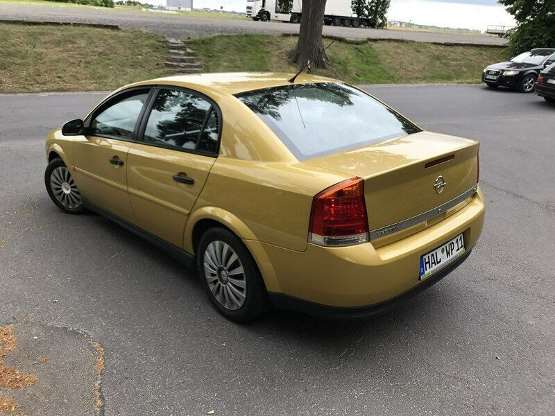 Używany Opel Vectra 122 KM (89 kW) 2002 Złoty (metalik) Sedan/Limuzyna
