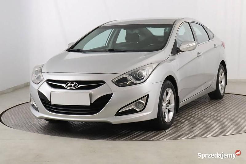 Używany Hyundai i40 2013 Srebrny Sedan/Limuzyna