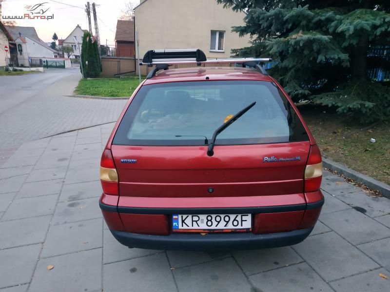 Używany Fiat Palio 75 KM (55 kW) 2000 Bordowy (metalik) Sedan/Limuzyna