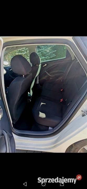 Używany Seat Ibiza FR 86 KM (63 kW) 2010 Biały Hatchback