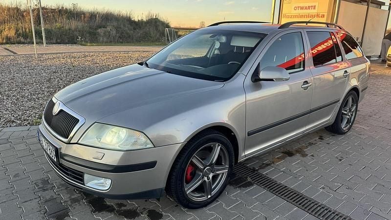 Srebrny Używany 2009 Skoda Octavia Kombi | 13 499 zł (Dobra cena) - Obraz 1/4
