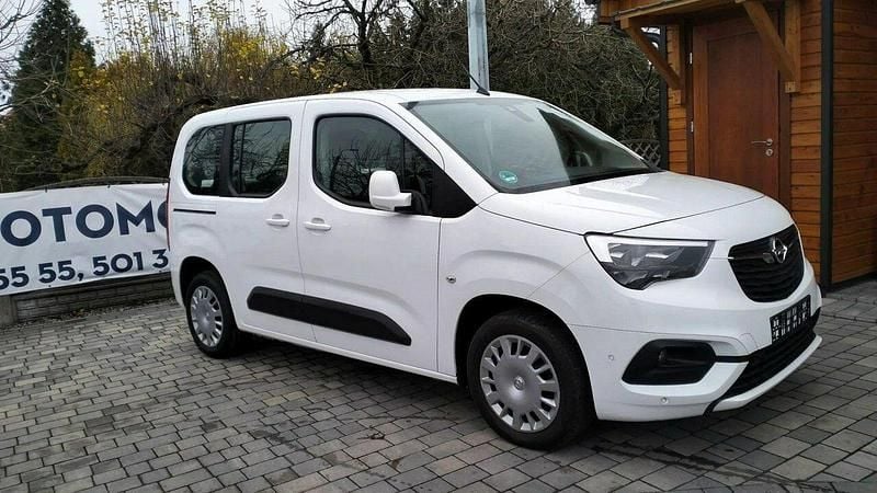 Biały Używany 2020 Opel Combo Minivan | 44 900 zł (Super Cena) - Obraz 1/4