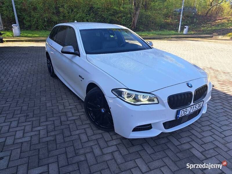 Biały Używany 2013 BMW M550 Sedan/Limuzyna | 88 000 zł - Obraz 1/4
