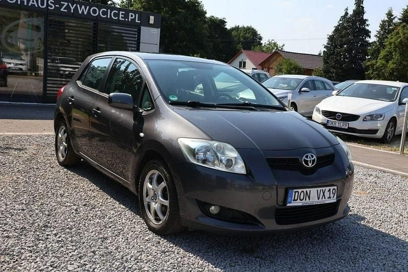 Używany Toyota Auris 124 KM (91 kW) 2009 Szary Sedan/Limuzyna