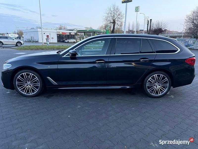 Używany BMW 520 2017 Granatowy Kombi